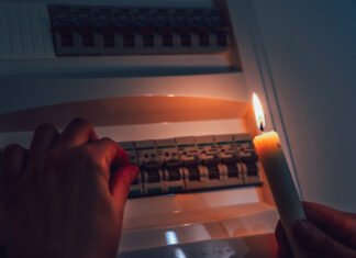 Россия ударила по электростанциям: графики отключений света будут хуже