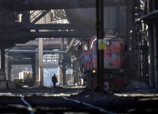 Атака РФ по энергосистеме привела к остановке Запорожстали