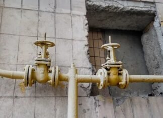 Небытовым потребителям впервые с 2021 года повысили тарифы на распределение газа