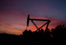 Reuters: Нефтегазовые доходы РФ в декабре могут упасть до самого низкого уровня с августа 2020 года