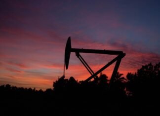 Reuters: Нефтегазовые доходы РФ в декабре могут упасть до самого низкого уровня с августа 2020 года