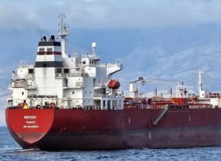 Турецкая Besiktas прекращает операции с РФ после подрыва ее танкера у берегов Сенегала