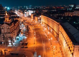 Больше «света для людей». Кабмин поручил сократить списки запрещенных к отключению предприятий