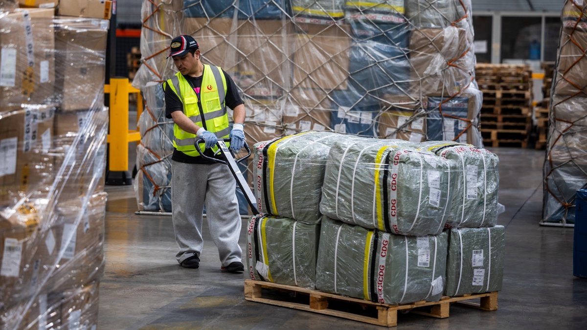 ЕС объявил о введении сбора в размере 3 евро на мелкие посылки