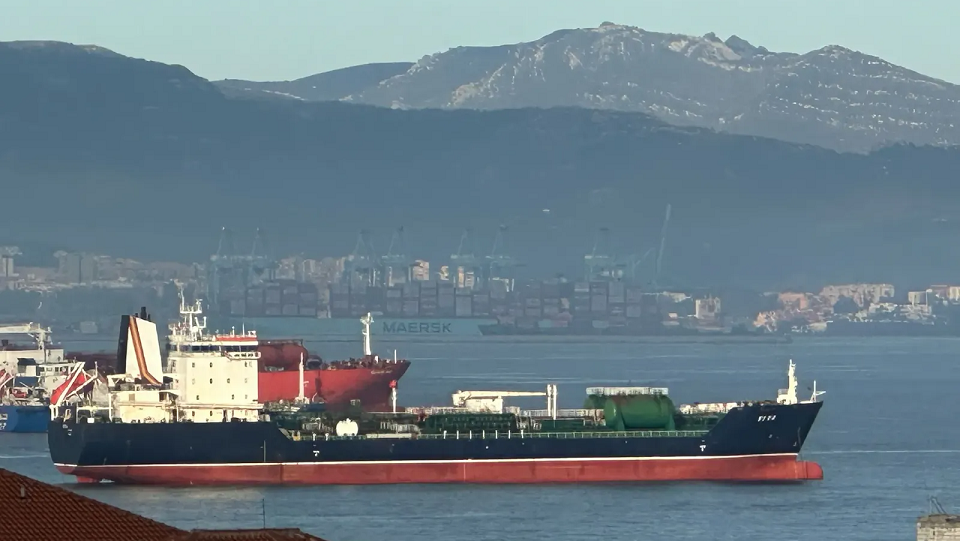 ВМС ВСУ: Россия ударила по турецкому судну, которое шло по зерновому коридору – видео