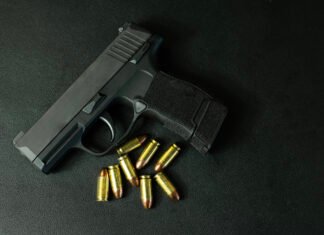 «Во владельцев будут стрелять». Депутат предлагает запретить травматические пистолеты