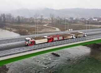Румыния протестировала надежность моста через Тису в Украину – фото