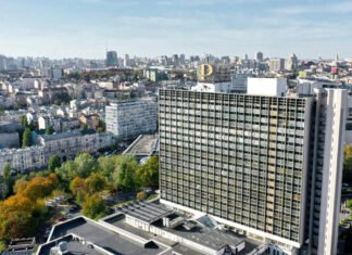 Суд разрешил банку Тигипко продать за долги киевскую гостиницу «Русь»