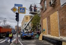 Россия ударила по ТЭЦ в пригороде Харькова. Город без света и тепла