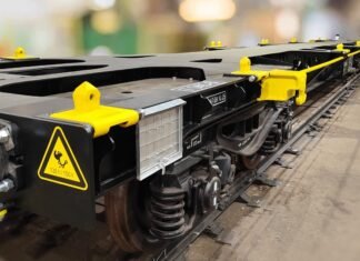 Днепровагонмаш отгрузил первые вагоны-платформы для евроколеи