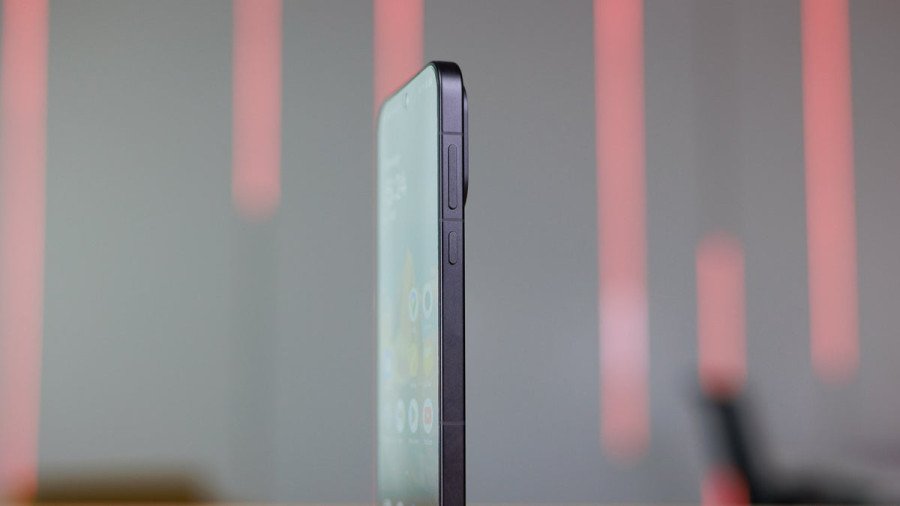 Нові фото OnePlus Turbo підтвердили знайомий дизайн і неочікуваний компроміс у матеріалах