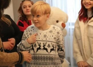 Мальчик из Запорожья, который три года жил в реабилитационном центре, обрел семью и дом