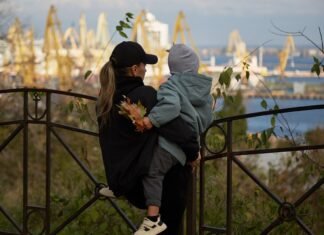 Ночной «минус» и штормовой ветер: синоптики дали прогноз погоды на завтра