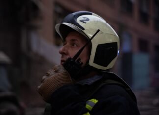 РФ массированно атаковала Херсон: горели жилые кварталы, часть города без света