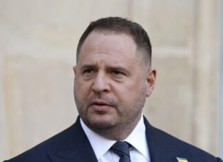 Остается членом СНБО? Рада отказалась вызывать Ермака из-за его статуса