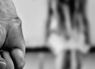 В Запорожье мужчину осудили за систематическое домашнее насилие над сестрой