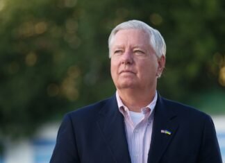 Поступайте, как с Венесуэлой: Грэм призвал Трампа захватывать корабли с российской нефтью