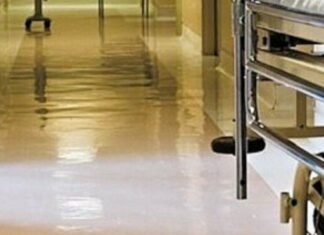 В Запорожье после российского удара в больницах остается 28 раненых, пятеро из них в тяжелом состоянии