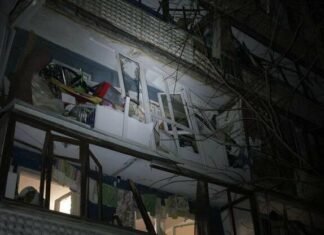 Из-за ночной атаки по Запорожью повреждена жилая и критическая инфраструктура в двух районах города: что известно о последствиях