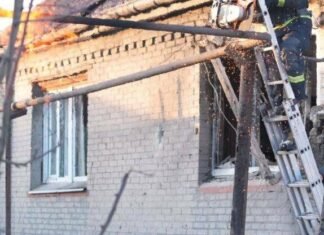 В Запорожье в результате российской атаки повреждены дома в трех районах