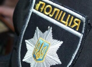 В Запорожье двое подростков устроили взрыв в подъезде дома