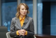 Рада приняла законопроект о статусе народного депутата. Кто его получит и за какие заслуги