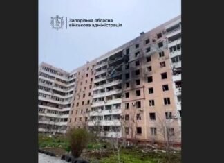 В Запорожье в результате авиаудара повреждена многоэтажка