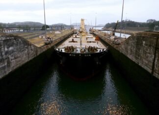 CK Hutchison потеряла контракт на управление портами Панамского канала