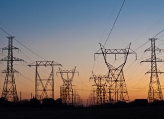 Нафтогаз начал импортировать электроэнергию в размере половины собственных потребностей