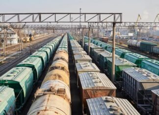 Укрзалізниці и Нафтогазу приказали перейти на импортную электроэнергию