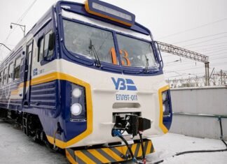 УЗ восстановила электропоезд ЭПЛ9Т-011: будет курсировать в киевской агломерации – фото, видео