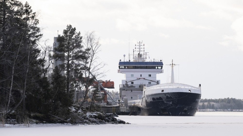 Полиция допросила членов экипажа судна, подозреваемого в повреждении кабеля в Финском заливе