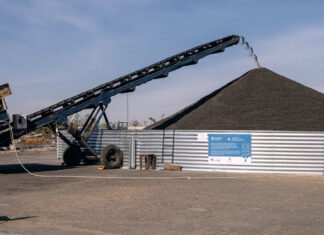 Украинским аграриям раздадут модульные зернохранилища: кто может податься