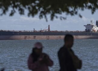 США заявили, что будут продавать венесуэльскую нефть «бессрочно»