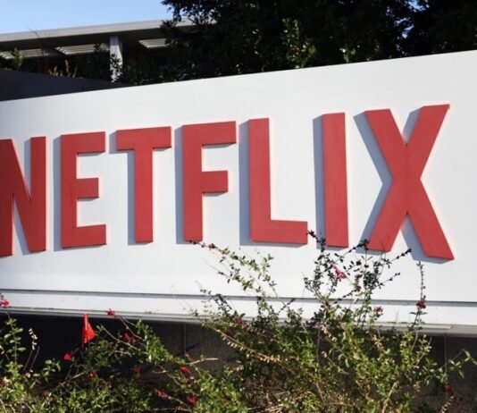 Голливудская битва. Netflix не хочет уступать Paramount и готовит новое предложение для Warner Bros.