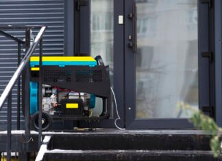 «На автономном питании неделю». Какой план Б у магазинов и аптек на случай долгих блэкаутов