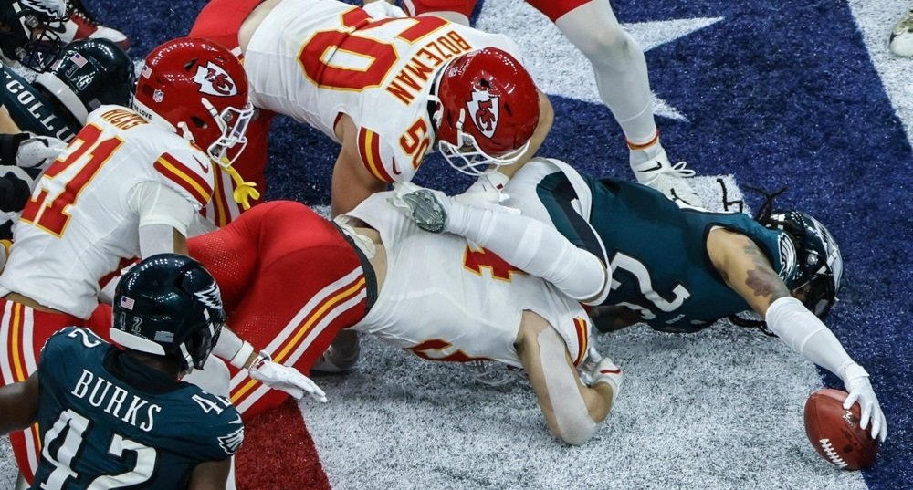 Стоимость рекламного ролика во время Суперкубка НФЛ достигла $10 млн