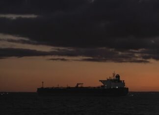 Bloomberg: Ведущий китайский покупатель венесуэльской нефти решил покупать сырье из Канады