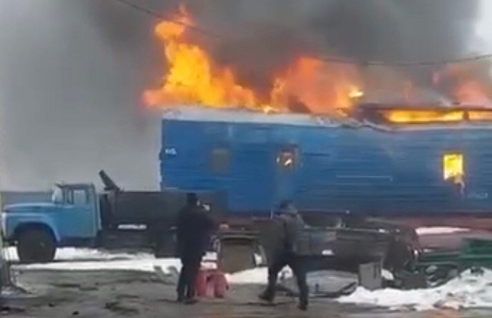 Россия более суток атакует станцию Синельниково: движение поездов ограничили до Днепра – видео