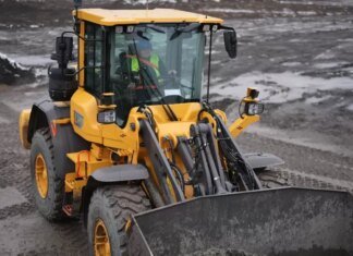 В Запорожье в результате атаки дрона погиб водитель экскаватора