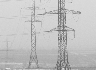 В Запорожском районе энергетики запитали большинство потребителей, обесточенных из-за обстрела