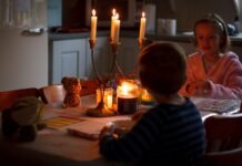 Отключение света в большинстве областей: «Укрэнерго» показало графики на 5 января