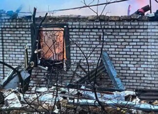 Российские обстрелы повлекли за собой пожары в Запорожском районе