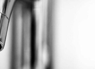 В двух районах Запорожья проводят ремонтные работы на водопроводах: отключено водоснабжение 3 тысяч потребителей