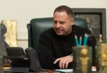 Ермак восстановил право на адвокатскую деятельность после ухода из ОП и обещаний уйти на фронт