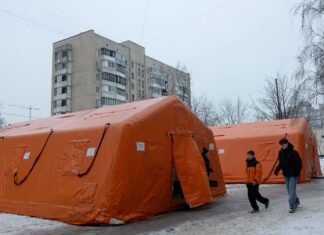 Киев почти на 60% без электричества, 4000 домов до сих пор без тепла, — Зеленский