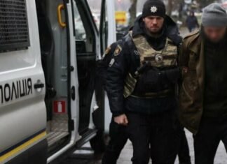 Запорожские полицейские задержали грабителя, 10 лет скрывавшегося от суда