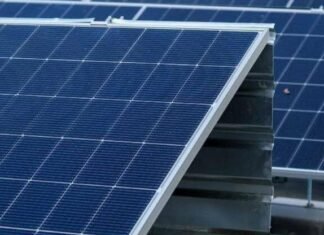 В Запорожье солнечными электростанциями усилят еще три больницы