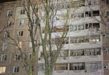 Российские войска ударили по жилому дому в Запорожье: есть пострадавший