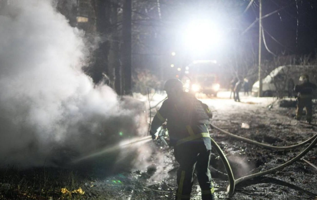 Россияне второй раз за день атаковали Запорожье: повреждена многоэтажка